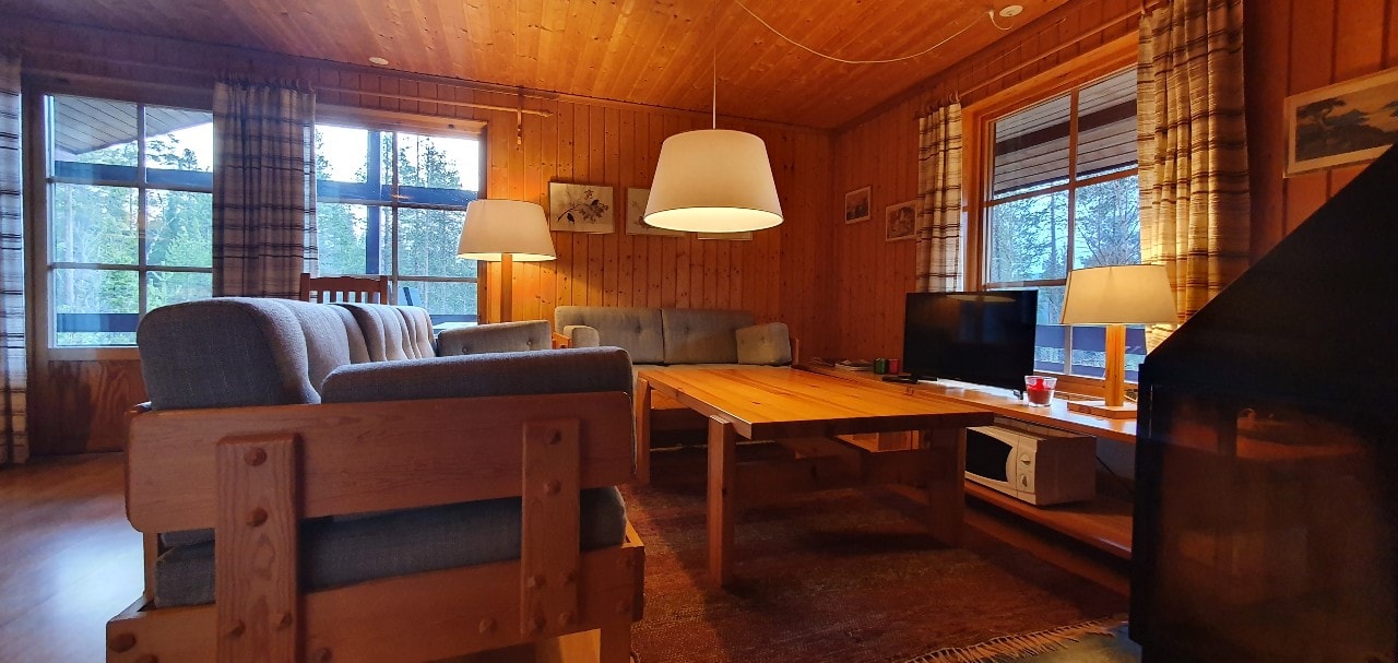 Sauna | Wi-Fi | Terrace | Wood stove | Cable TV 2 Stugor & Boende