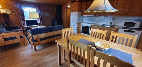 Bastu | Wi-Fi | Terrass | Braskamin | Kabel-TV 5 Stugor & Boende