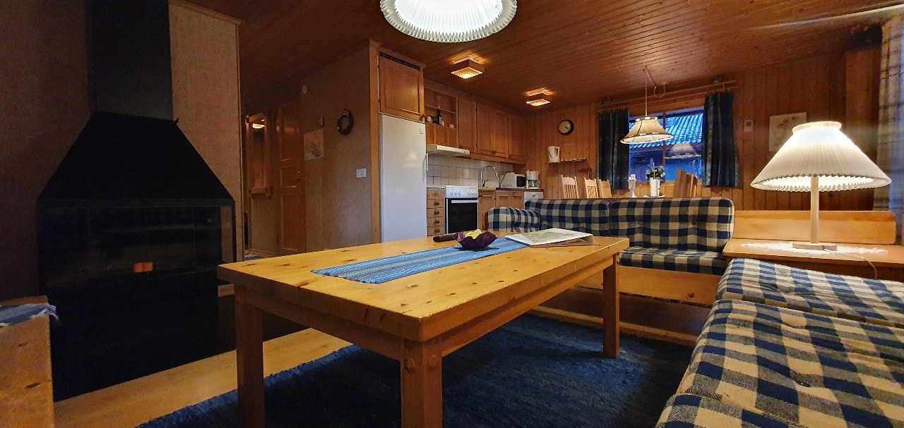 Bastu | Wi-Fi | Terrass | Braskamin | Kabel-TV 3 Stugor & Boende