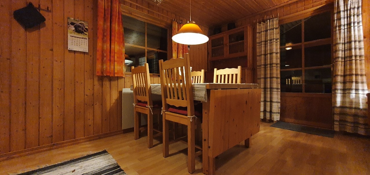 Sauna | Wi-Fi | Terrace | Wood stove | Cable TV 6 Stugor & Boende