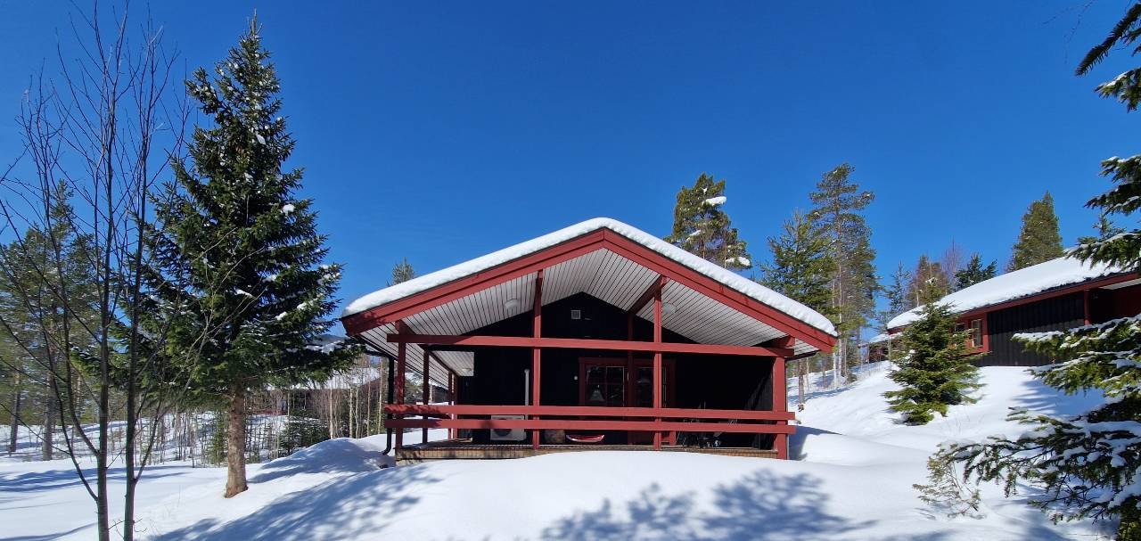 Bastu | Wi-Fi | Terrass | Braskamin | Kabel-TV Stugor & Boende