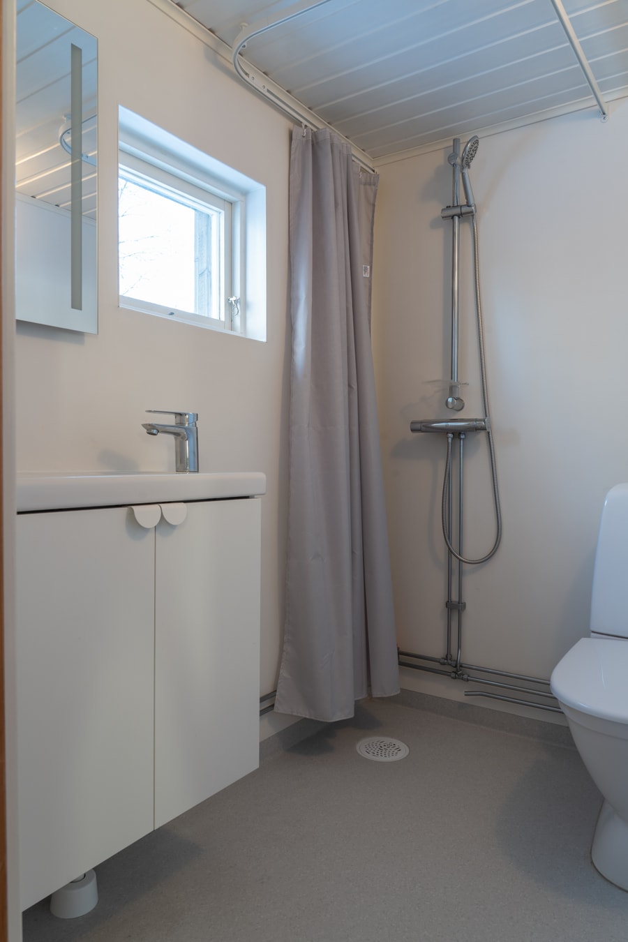 Sauna | WiFi | Terrace | Pets OK | Lakeside plot 19 Lofsdalen Home