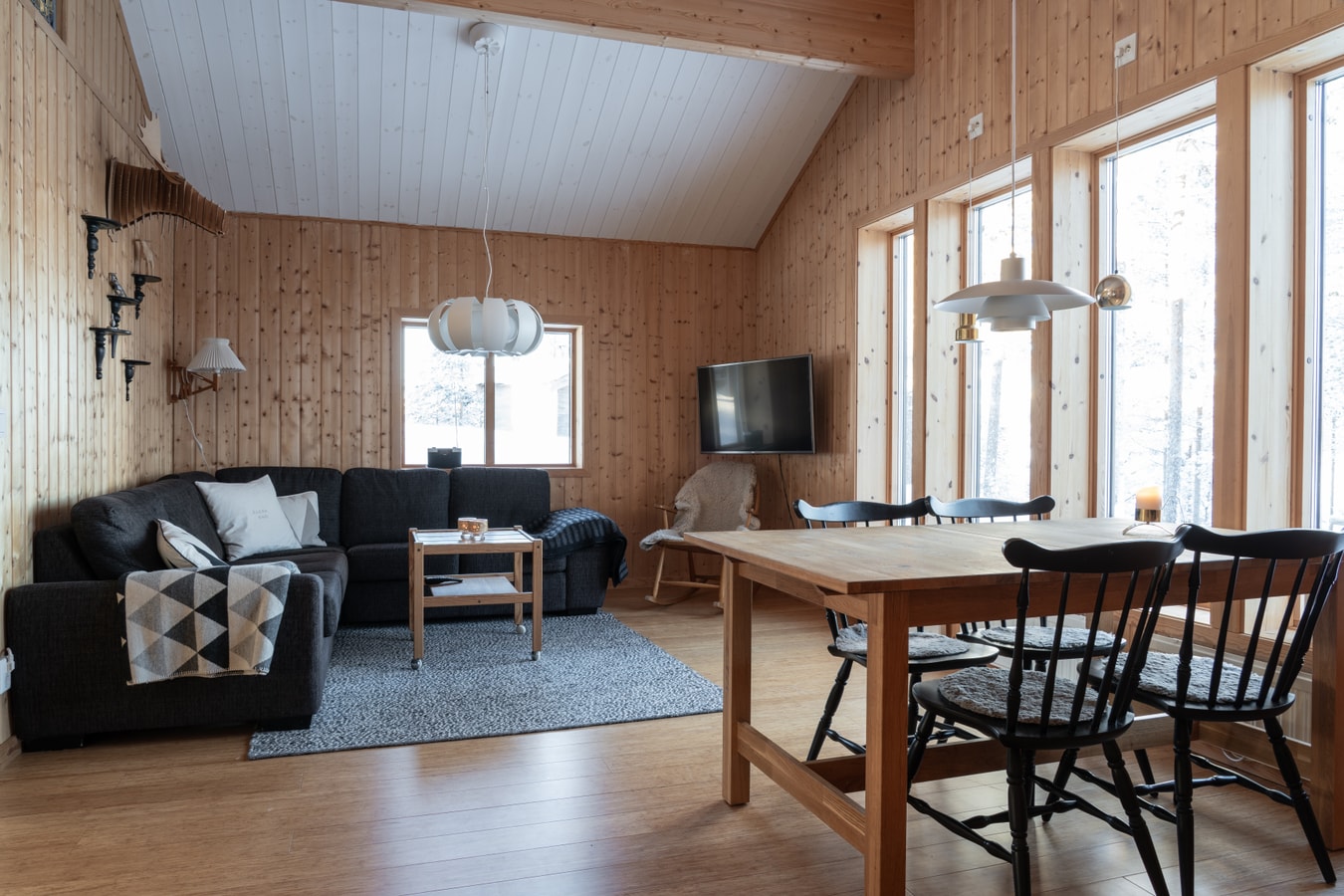 Sauna | WiFi | Terrace | Pets OK | Lakeside plot 2 Lofsdalen Home