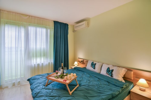 Central Paradise - free parking