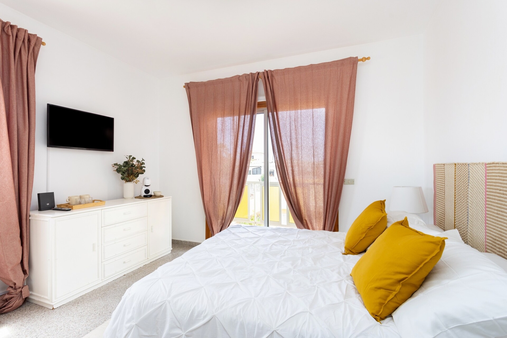 Eden Rentals 102 Surfy Stylish Bed&Coffee Balcony EdenRentals