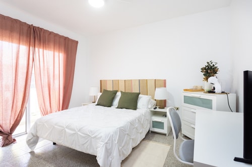 Eden Rentals 104 Surfy Stylish Bed&Coffee Balcony 1 EdenRentals