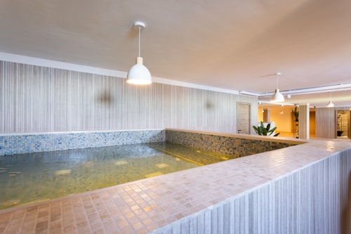 Sunset Horizon Spa Retreat by Eden Rentals Villas 15 EdenRentals