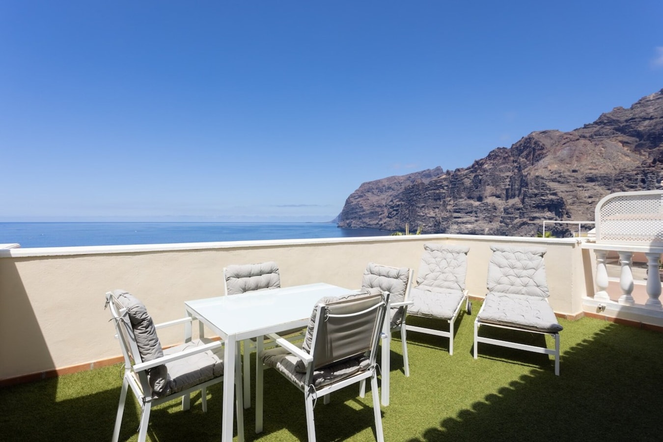 FABULOSO ATICO · Eden Rentals Fabuloso Atico con Vistas al Mar EdenRentals
