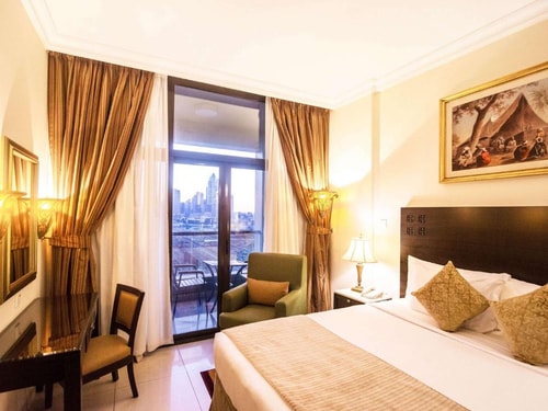 One Bedroom Apartment Near Internet Metro Station Discovery Booking LLC