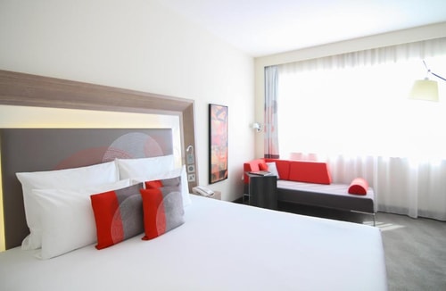 Superior Room Near World Trade Centre MetroStation Discovery Booking LLC