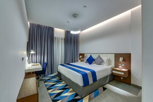 2 Bedroom Apart Near Dubai Investments Park Office Discovery Booking LLC