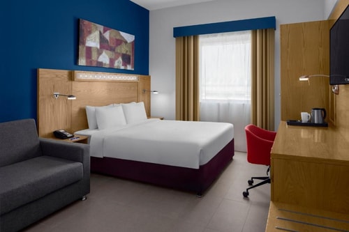 Standard Room Near Dubai Airport Terminal 3 Discovery Booking LLC