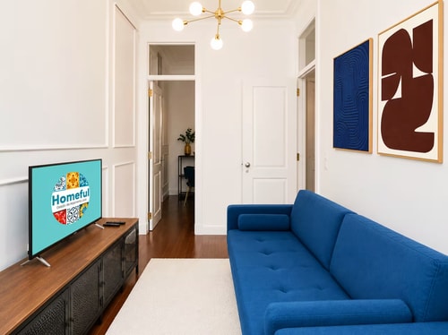 Blue Charm Apt | Walk to Castle by Homeful Homes