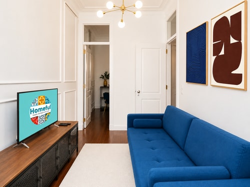 Olarias Blue 1 BR Apt w/ work space very central