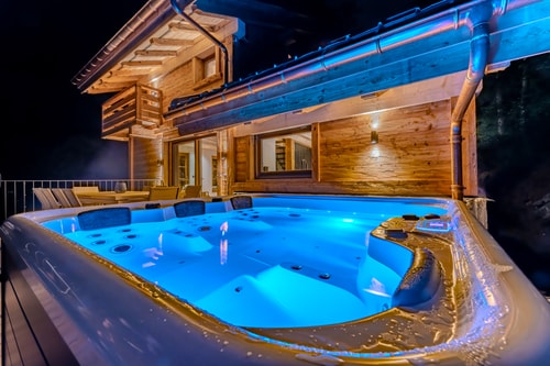 Luxury Chalet with Sauna, Jacuzzi in Megeve