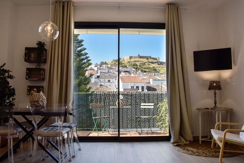 Gran Vía - Vistas Castillo by Sierra Viva