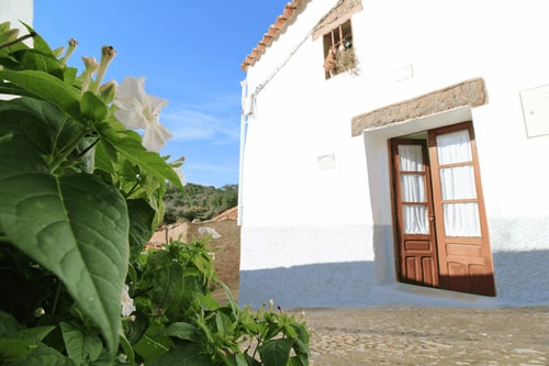 Casita del Chopo by Sierra Viva