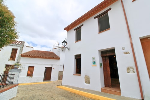 Casa del Río by SIERRA VIVA