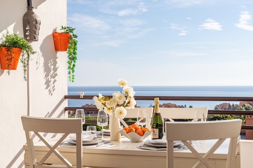 Coastal Escape & Sea Views by Domvia