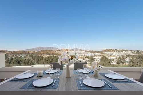 Modern 2BD Apartment with HugeTerrace – NaviGolf