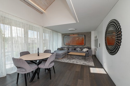 Luxury Apartment with terrace by Hostlovers