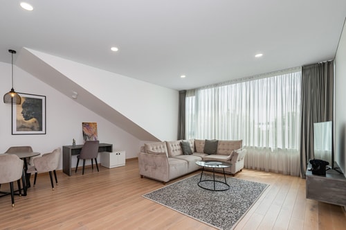 Spaciuos 1 BD Apt by Domvia