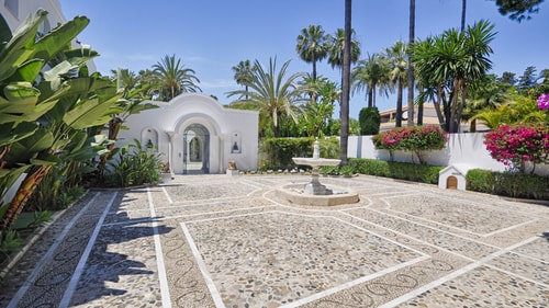 Charming Beachside Townhouse | Guadalmina Baja Pueblo
