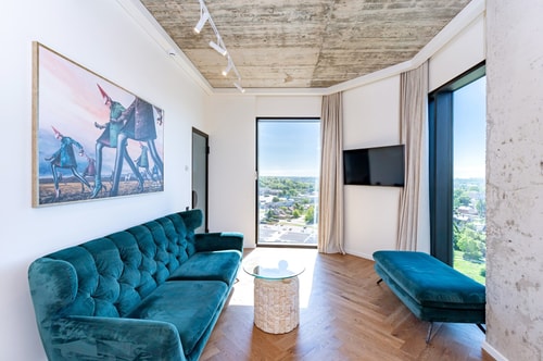 Panoramic View 1 BD Apartment by Domvia