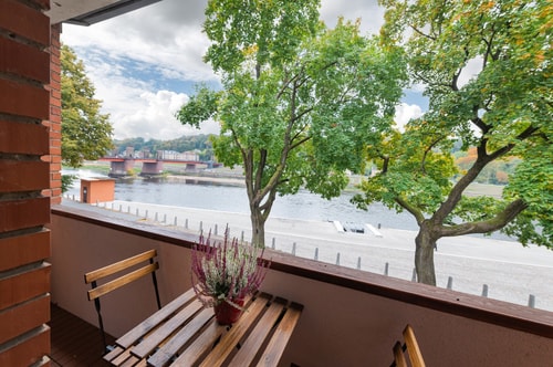 Riverfront 2BD Apartment by Domvia