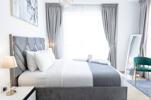 1BR apartment in JBR next to the BEACH, Pool, Gym