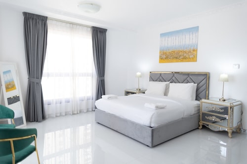 4BR Upgraded apartment by Happy Season