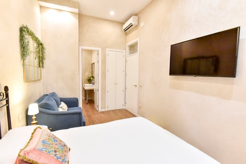 New! Unique Exclusive Apartment