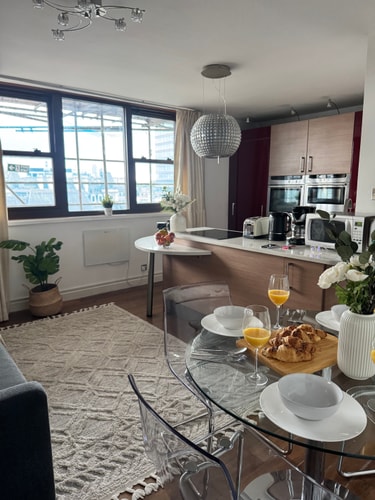 BnBNook - Stylish 1BR near Piccadilly