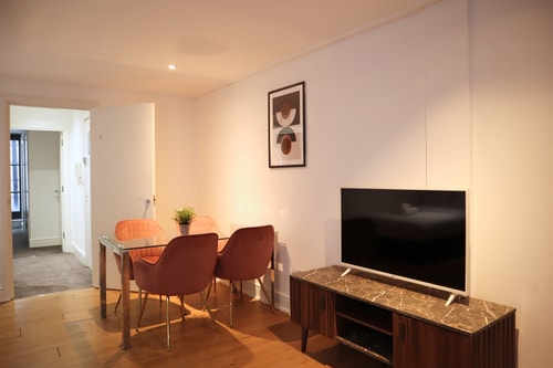 BnBNook - 1BR with Patio - St. Paul’s Cathedral