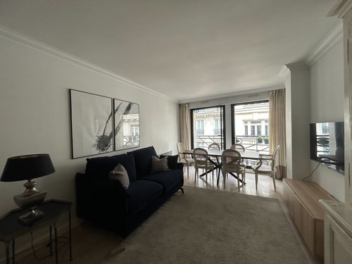 BnBNook - Chic 2BR by Parc Monceau & Champs