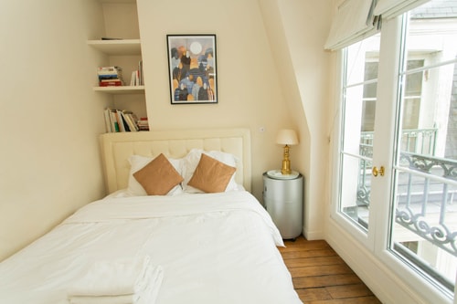 BnBNook - Elegant 1BR Near the Louvre and Odéon