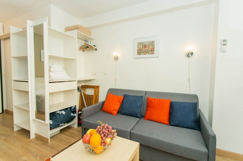 BnBNook - Eiffel Tower & Champs-Elysees - Studio