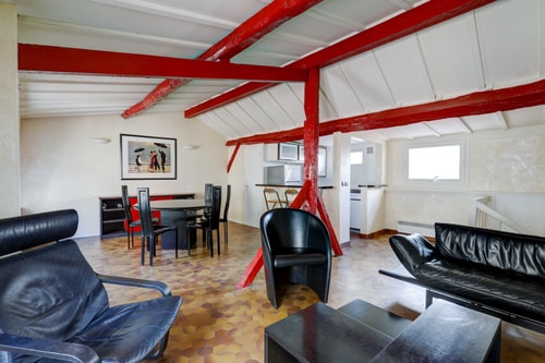 BnBNook - Sunny 2BR Duplex Near Seine & Notre-Dame