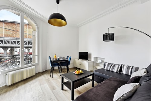 BnBNook - Spacious 2BR Near Eiffel Tower & Seine