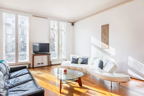BnBNook - Chic 3BR in Historic 3rd Arrondissement