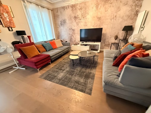 BnBNook - Chic 3BR - Champs-Elysees & Eiffel Tower