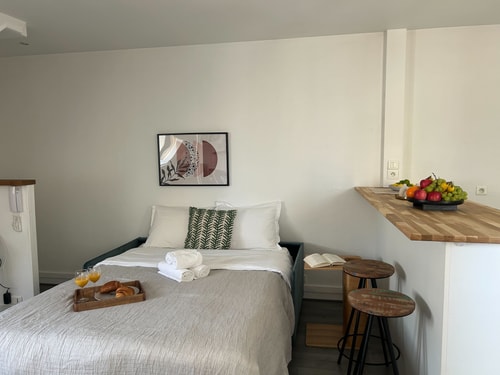 BnBNook - Charming 1BR by the Seine & Notre-Dame