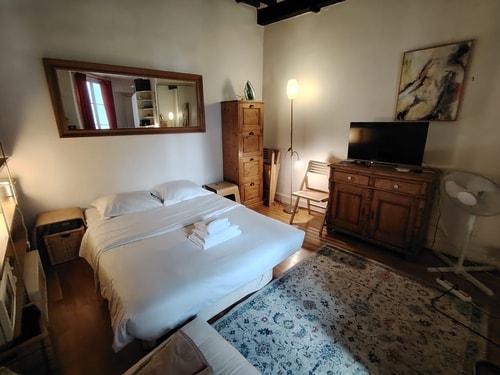 BnBNook - Modern Comfort by the Seine & Notre-Dame