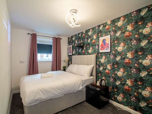 Spacious Contractor Friendly 1BED | Free Parking