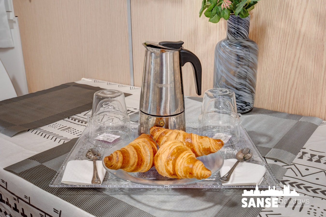 Historic building, centrally located, close to eve 28 Sanse Holidays - Apartamentos tur&iacute;sticos en San Sebasti&aacute;n