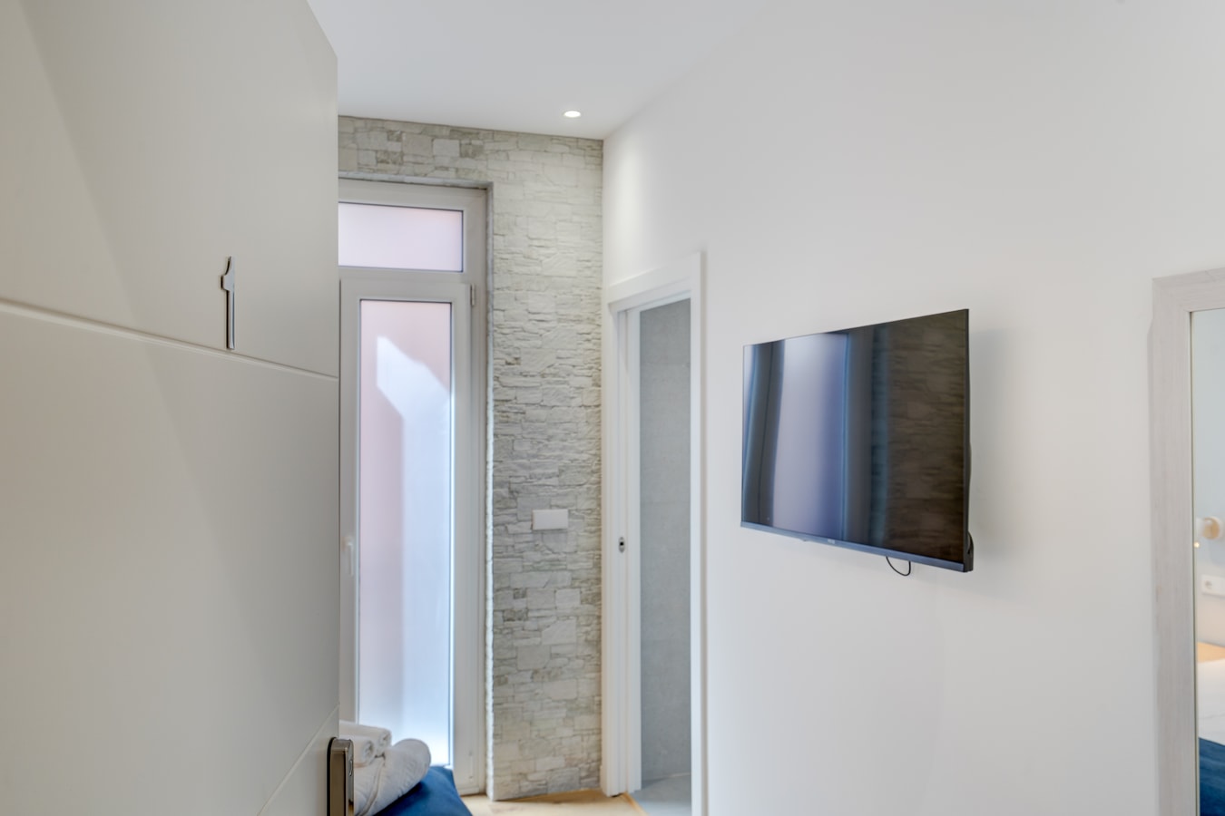 Pensión Yoldi - Habitación Peine del Viento 13 Sanse Holidays - Apartamentos turísticos en San Sebastián