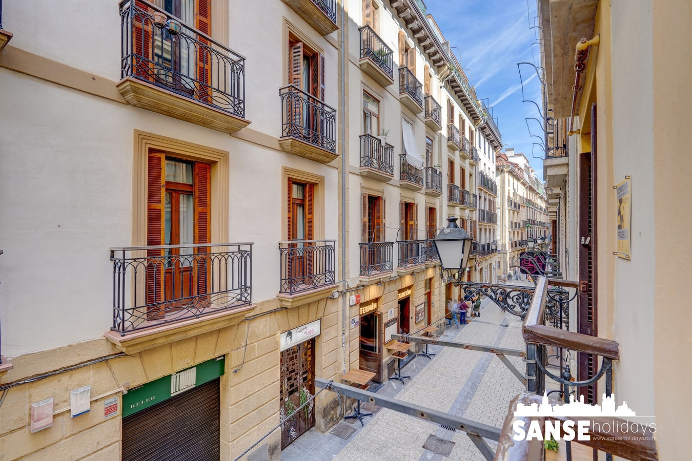 Historic building, centrally located, close to eve 9 Sanse Holidays - Apartamentos tur&iacute;sticos en San Sebasti&aacute;n