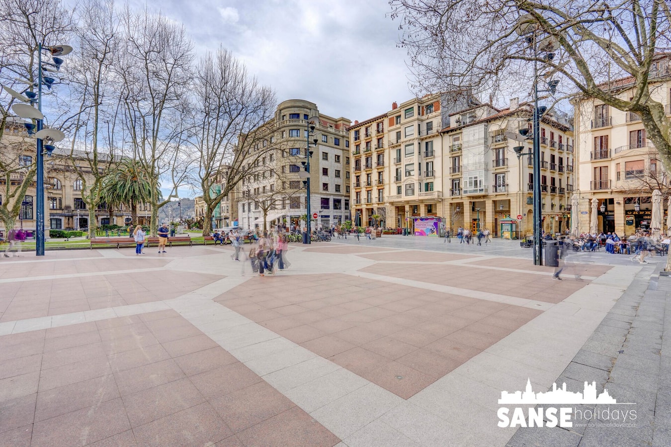 Historic building, centrally located, close to eve 36 Sanse Holidays - Apartamentos tur&iacute;sticos en San Sebasti&aacute;n