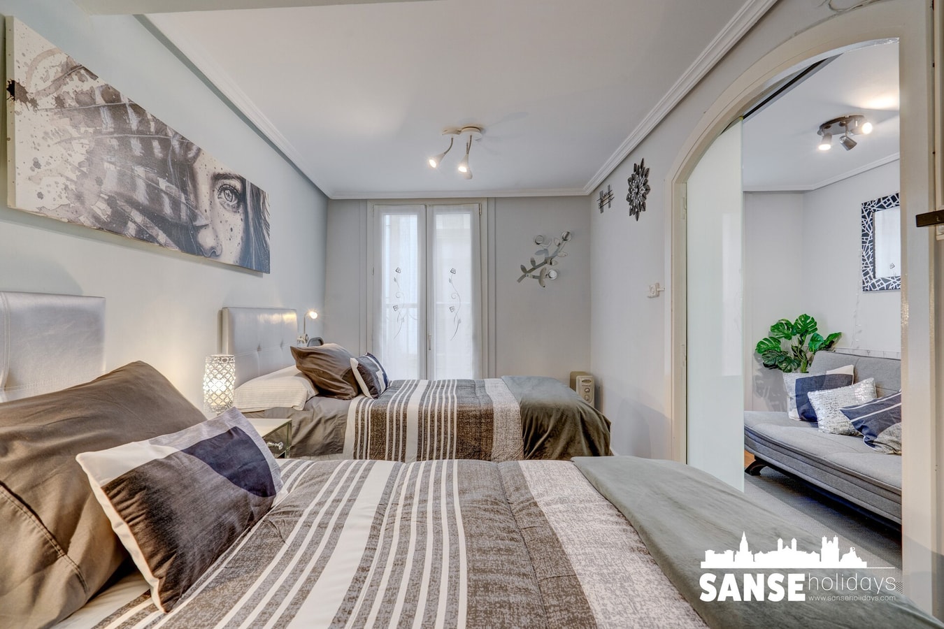 Historic building, centrally located, close to eve 8 Sanse Holidays - Apartamentos tur&iacute;sticos en San Sebasti&aacute;n