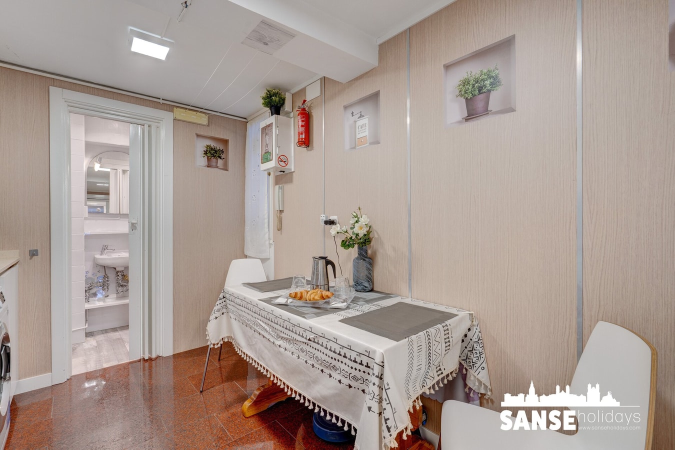 Historic building, centrally located, close to eve 25 Sanse Holidays - Apartamentos tur&iacute;sticos en San Sebasti&aacute;n